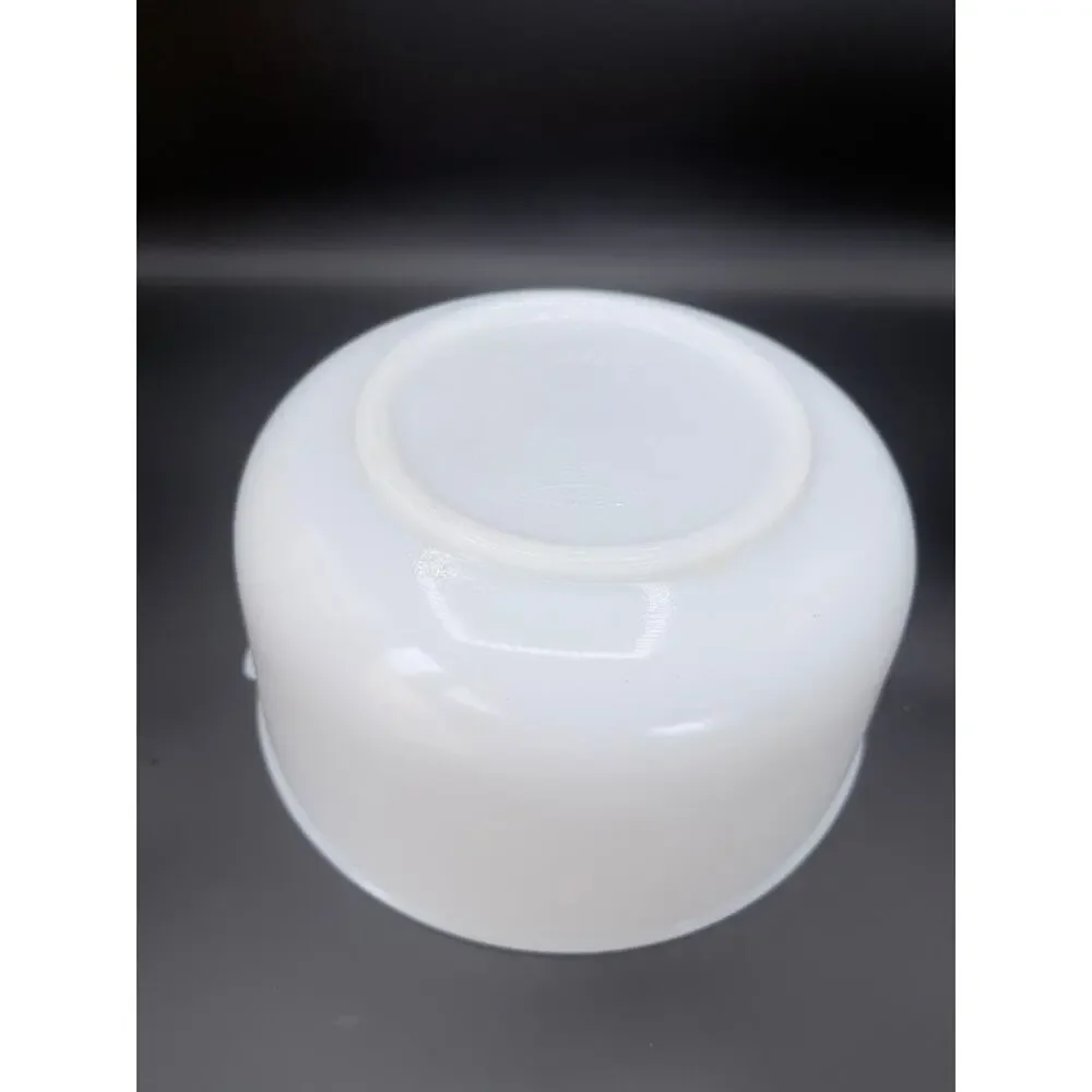 Vintage McKee Glasbake Sunbeam Milk Glass Mixer Bowl 19CJ 9.5 Inch